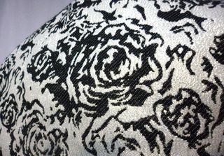 Chaqueta floral blanco y negro