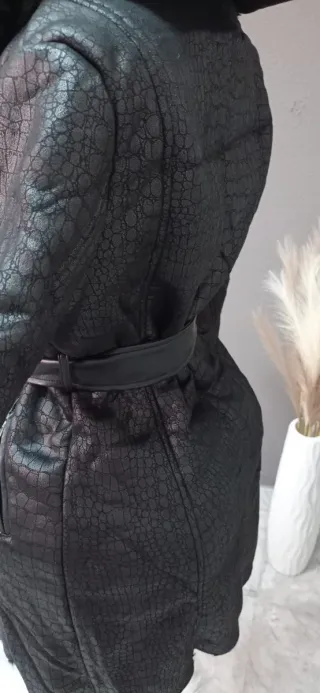 Abrigo largo negro con pelo de antelina