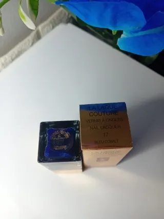 YSL La Laque Couture N 17 Bleu Cobalt