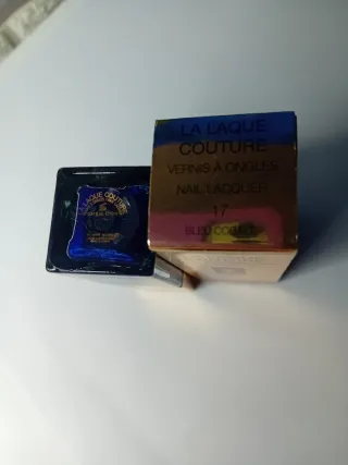 YSL La Laque Couture N 17 Bleu Cobalt