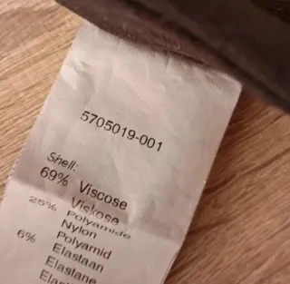 (XXL) Falda negra corta de Claudia Sträter