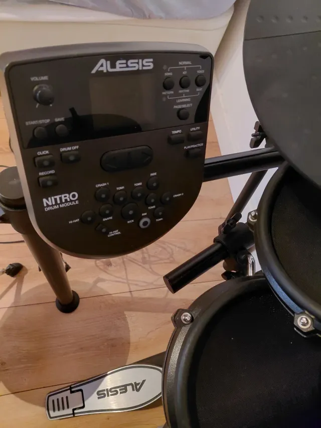 Batería Electrónica Alesis Completa