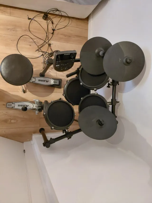 Batería Electrónica Alesis Completa