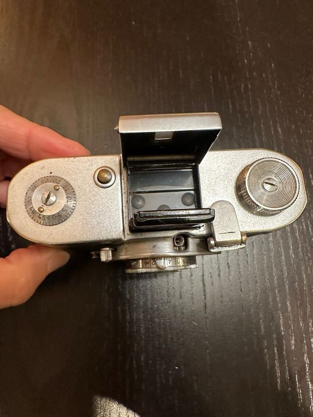 2 Vecchie Fotocamere Zeiss e Werlisa