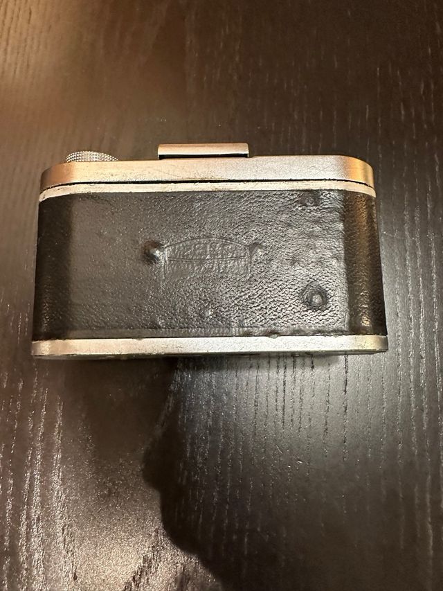 2 Vecchie Fotocamere Zeiss e Werlisa