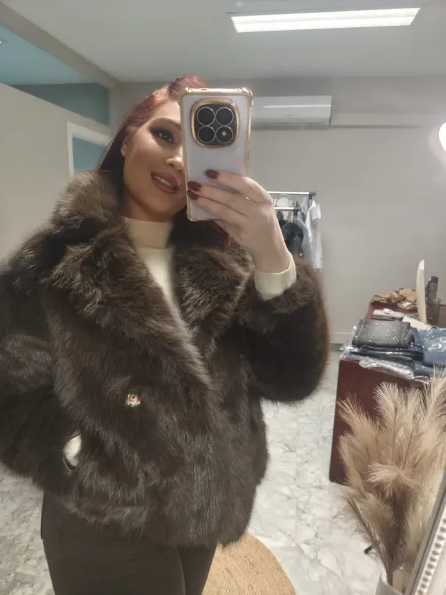 Abrigo pelo marrón alta calidad