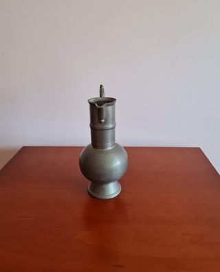 Jarra de peltre antigua