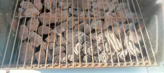 Barbacoa a gas Campingaz con pietre vulcaniche