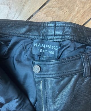 Pantalón cuero vintage negro