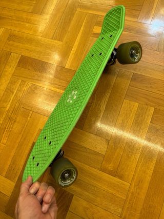 Skate monopatín verde