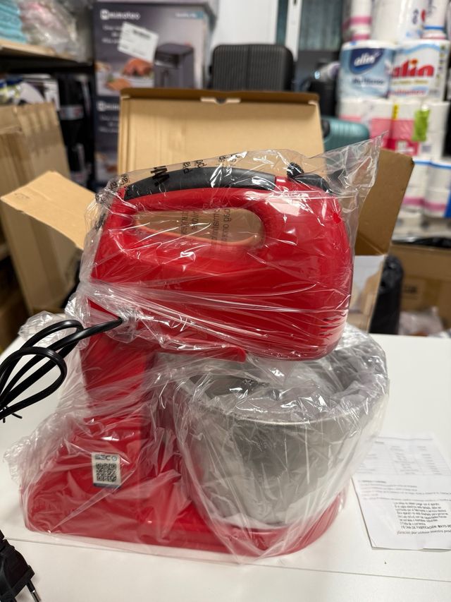 Impastatrice rossa da cucina