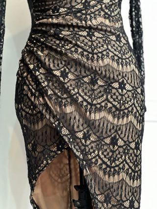 Vestido de fiesta encaje negro y beige