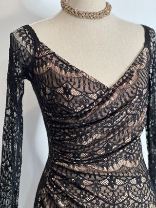 Vestido de fiesta encaje negro y beige
