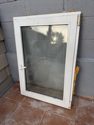 VENTANA PVC BLANCA