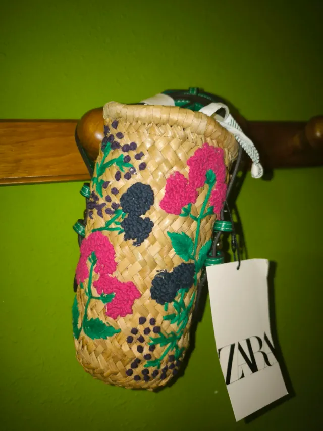 Bolso Zara tejido flores nuevo con etiqueta