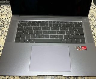 Huawei Matebook 16 AMD Ryzen7 16GB RAM