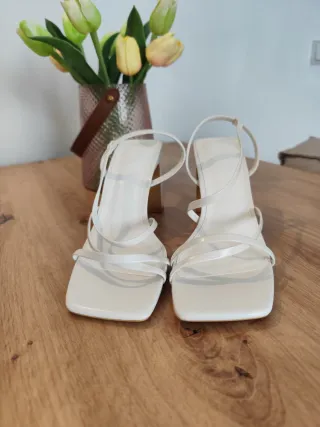 Sandalias H&M blancas tacón