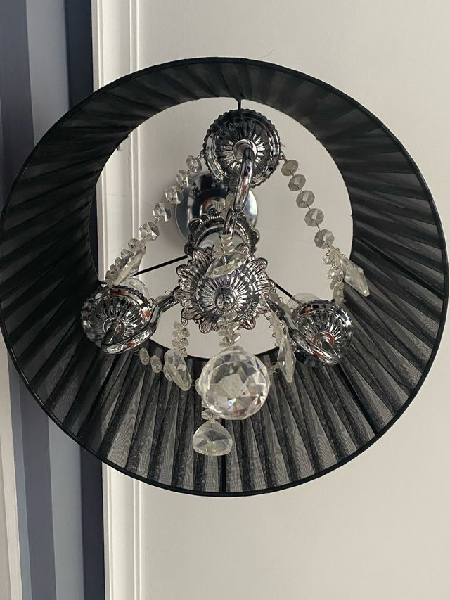 Lâmpada pendente de tela preta e vidro