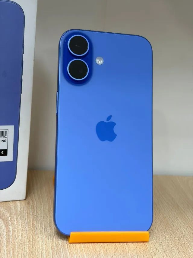 iPhone 16 128GB Ultramarine