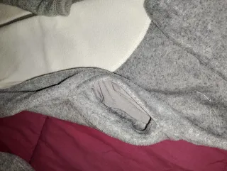 Pijama entero gris con capucha