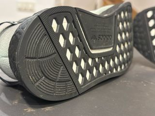 Adidas NMD R1 V2 Talla 41.5