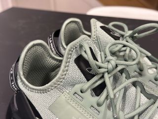 Adidas NMD R1 V2 Talla 41.5