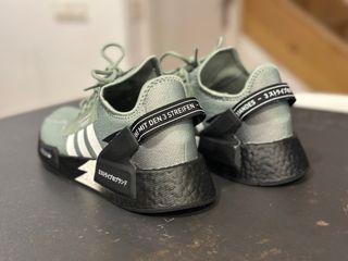 Adidas NMD R1 V2 Talla 41.5