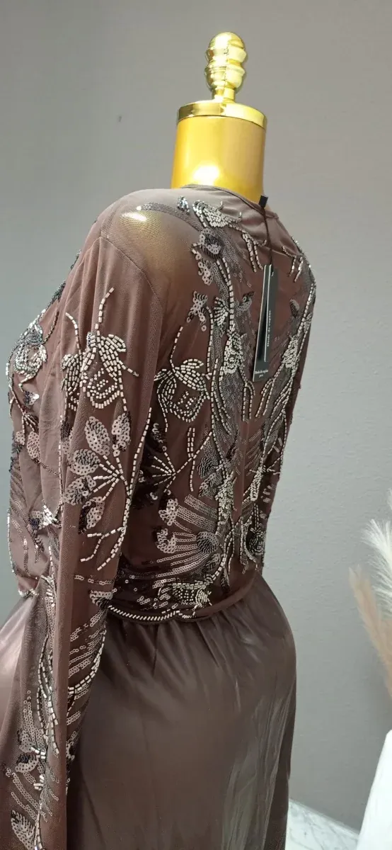 Blusa marrón chocolate con pedrería de gasa