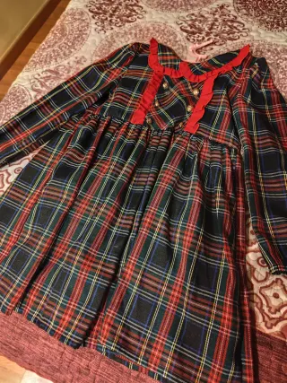 Vestido de cuadros rojo y verde