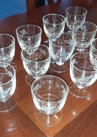 Set 12 bicchierini da liquore vintage incisi