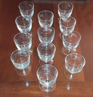 Set 12 bicchierini da liquore vintage incisi