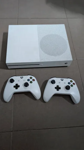 Consola Xbox One S Blanca + 2 Controles