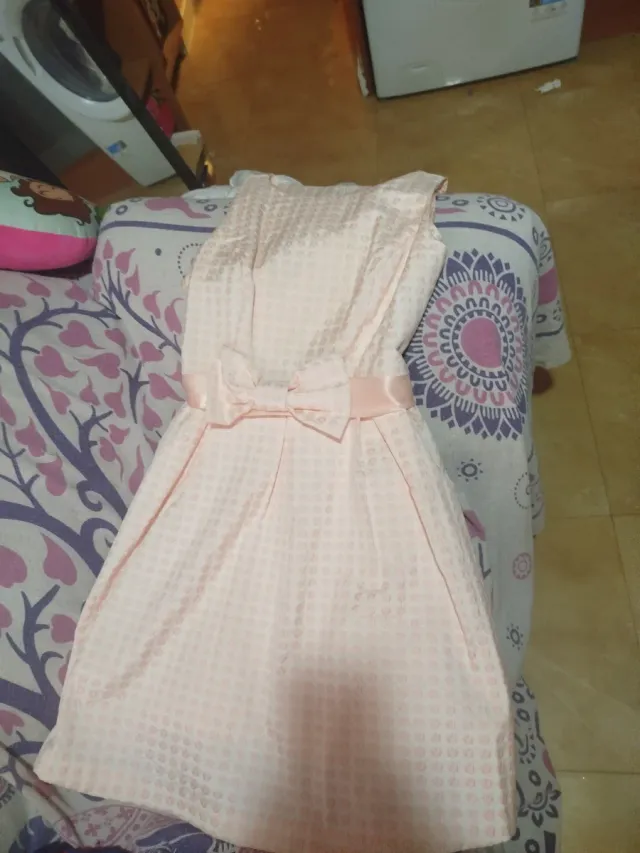 Vestido rosa con lazo