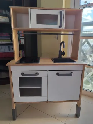 Cocinita de madera para niños