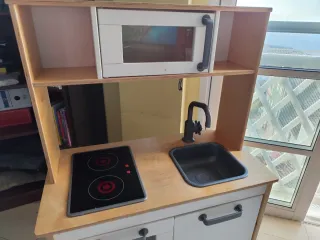 Cocinita de madera para niños