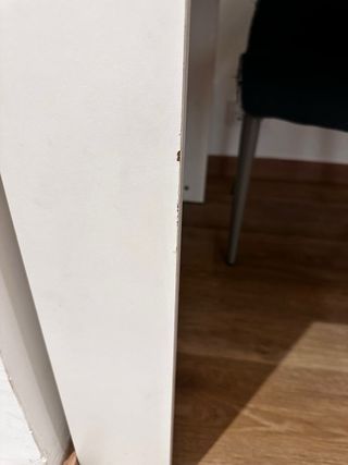 Mesa de comedor moderna madera.