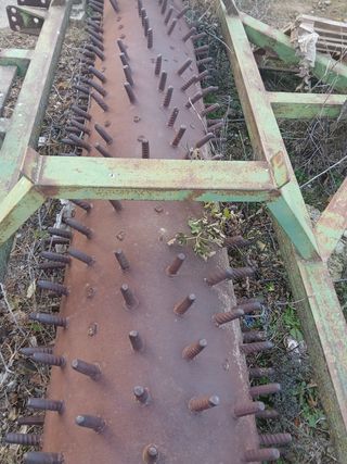 Rodillo agrícola con púas