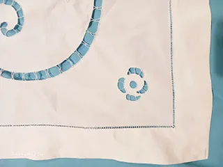 Copricuscini ricamati a mano vintage