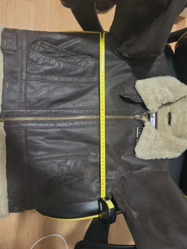 Chaqueta de piel con borrego