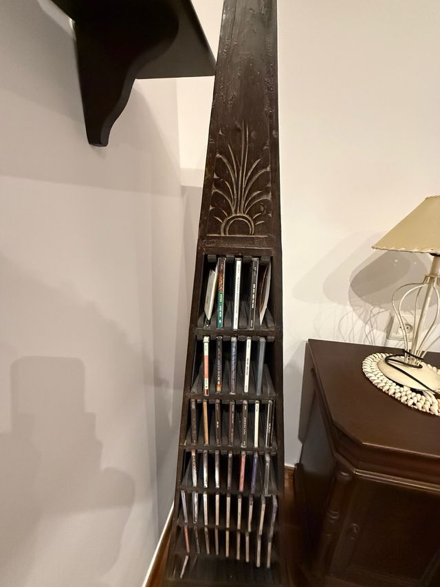 Torre di legno per CD