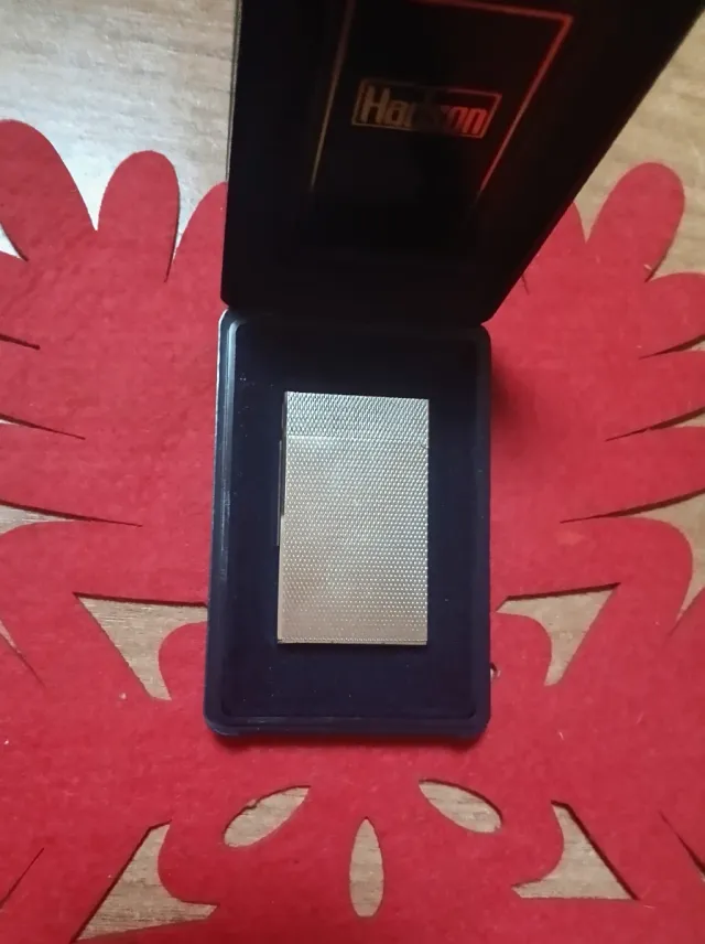 Encendedor de metal plateado Hadson Duval