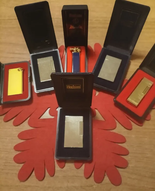 Encendedor de metal plateado Hadson Duval