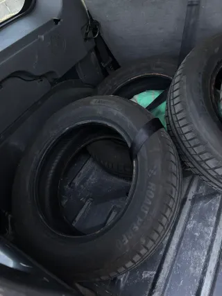 Neumáticos casi nuevos (menos de 200km)