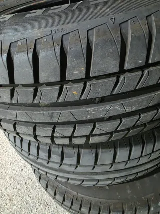 Neumáticos casi nuevos (menos de 200km)