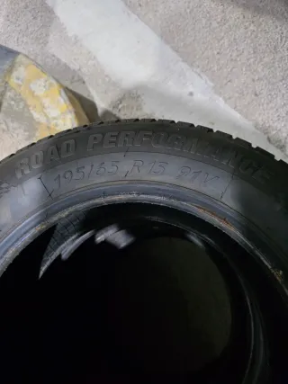 Neumáticos casi nuevos (menos de 200km)