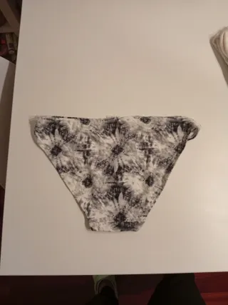 Bikini estampado gris y blanco