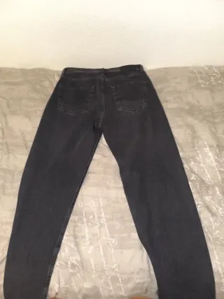 Pantalón vaquero ancho gris