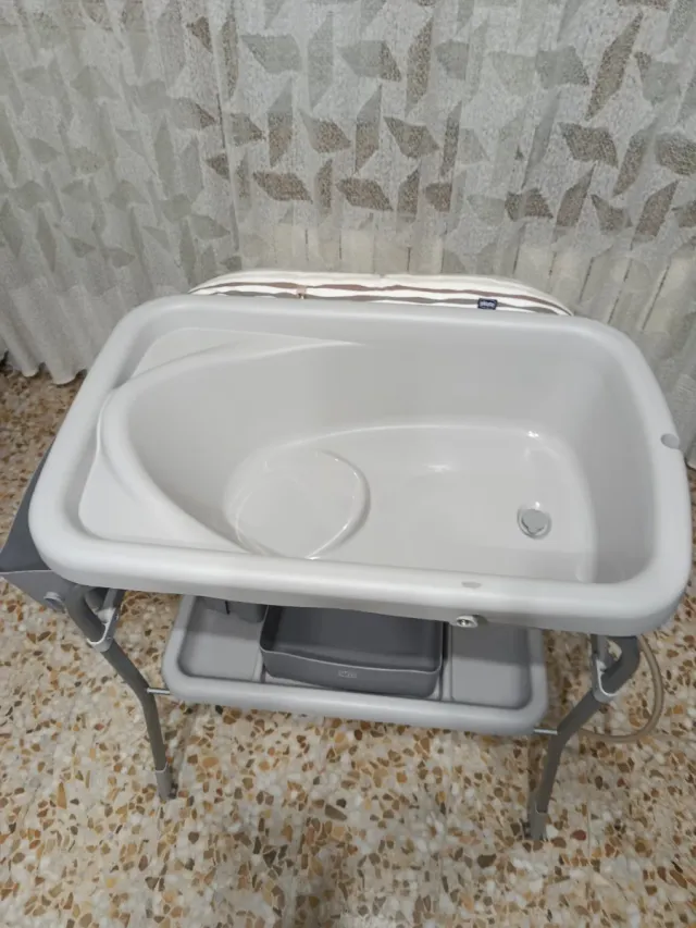 Vaschetta con fasciatoio Chicco