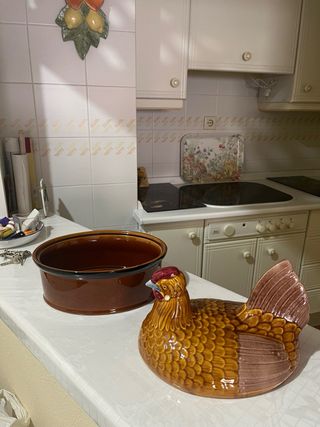 Gallina grande de cerámica esmaltada