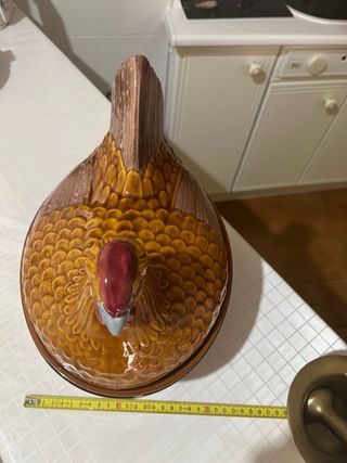 Gallina grande de cerámica esmaltada